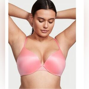 🩷Victoria's Secret Blush Pink push-up Bra, size 34D
Excellent used condition 🩷